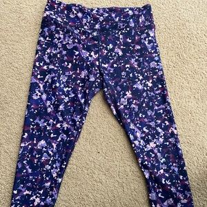 Crop length fabletics leggings